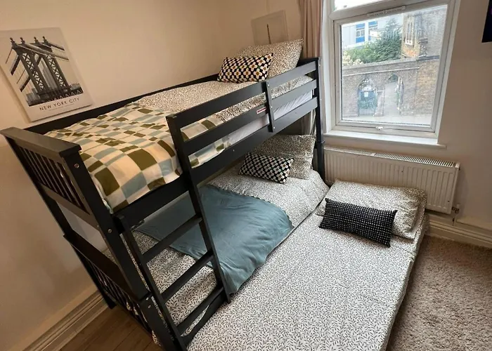 Willesden J Guest Home 4